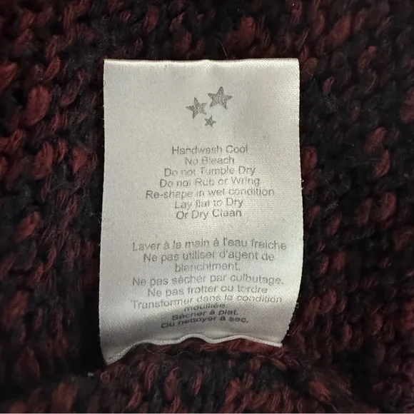 Talula Two Tone Knit Pullover Sweater
Burgundy/Blue - Picture 4 of 4